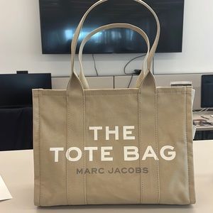 Marc Jacobs The Tote Bag